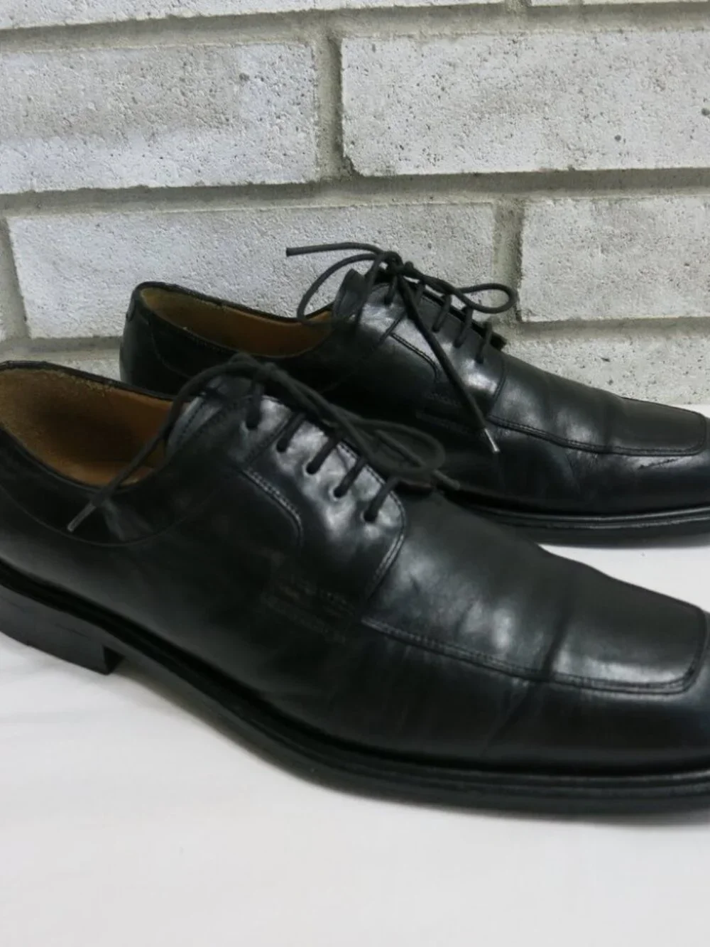 Mezlan split toe